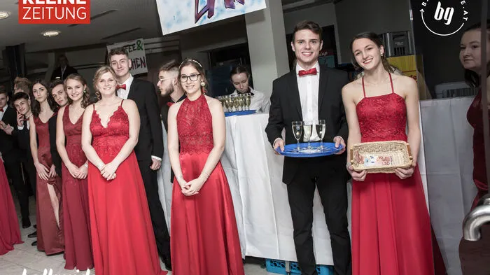 Hunderte begeisterte Balltiger amüsierten sich beim Maturaball des BG/BRG Leibnitz im Hugo Wolf Saal prächtig. Gefeiert wurde dem Motto Skate and Graduate - Sketchy durch die Matura, bis in den frühen Morgen. Klicken Sie sich durch die Bildergalerie!