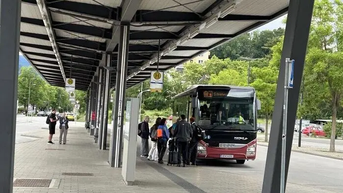 Die Linie „S1“ wird zwischen Bruck und Frohnleiten mit Schienenersatzverkehrsbussen geführt