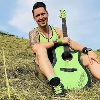 „Draufgänger“ Albert Mario    Lampel ist ein musikalischer Tausendsassa, der das Landleben liebt