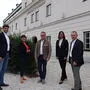 Im Bild Peter Weidinger (Geschäftsführer bei Hochreiter), Landtagspräsidentin Manuela Khom, Wolfgang Hochreiter, die neue Hoteldirektorin Maria Sauer und St. Lambrechts Bürgermeister Friedrich Sperl 