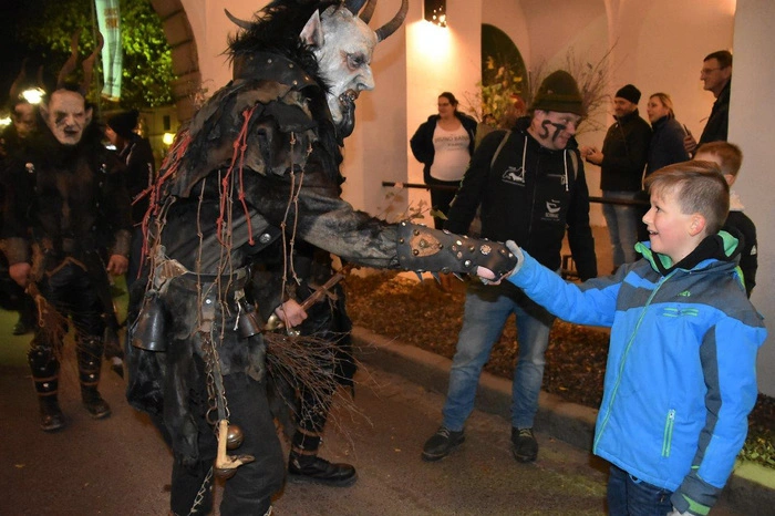 ...beim familienfreundlichen Fürstenfelder Krampuslauf.