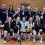 Bad Radkersburgs Volleyballdamen 
Kathi Witsch, Jana Sammt, Pia Hagen, Eva Edelsbrunner, Steffi Wonisch und Veronika Witsch (vorne, v.l.n.r) und Katrin Wonisch, Julia Taschner, Aline Rindler, Anna Fischer, Karem Schmidek, Elena Sammt (hinten, v.l.n.r) mit Trainer Janko Hochstätter 