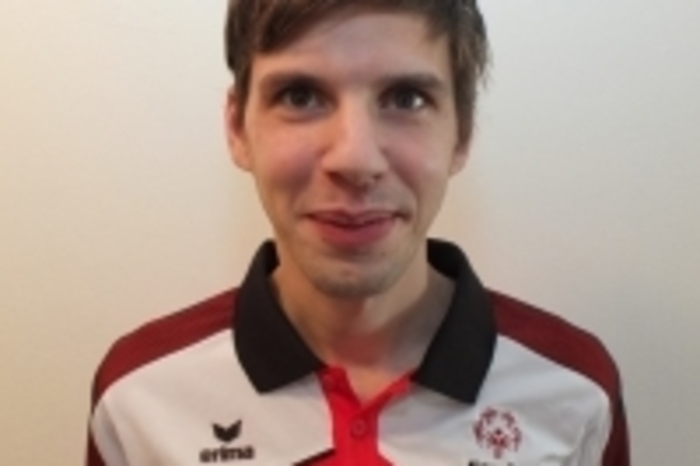 Markus Prettenhofer: Der „Mani“ von „sportundmehr“ ist stolzer Kicker der Special Blackies (Special-Olympics-Team des SK Sturm) und den Grazer Kickers (Lebenshilfe Tumawas). Mit Trainer und Unified-Partner Thomas Gruber arbeitet der Grazer auf seine Ziele hin: ein Tor und ein Assist!