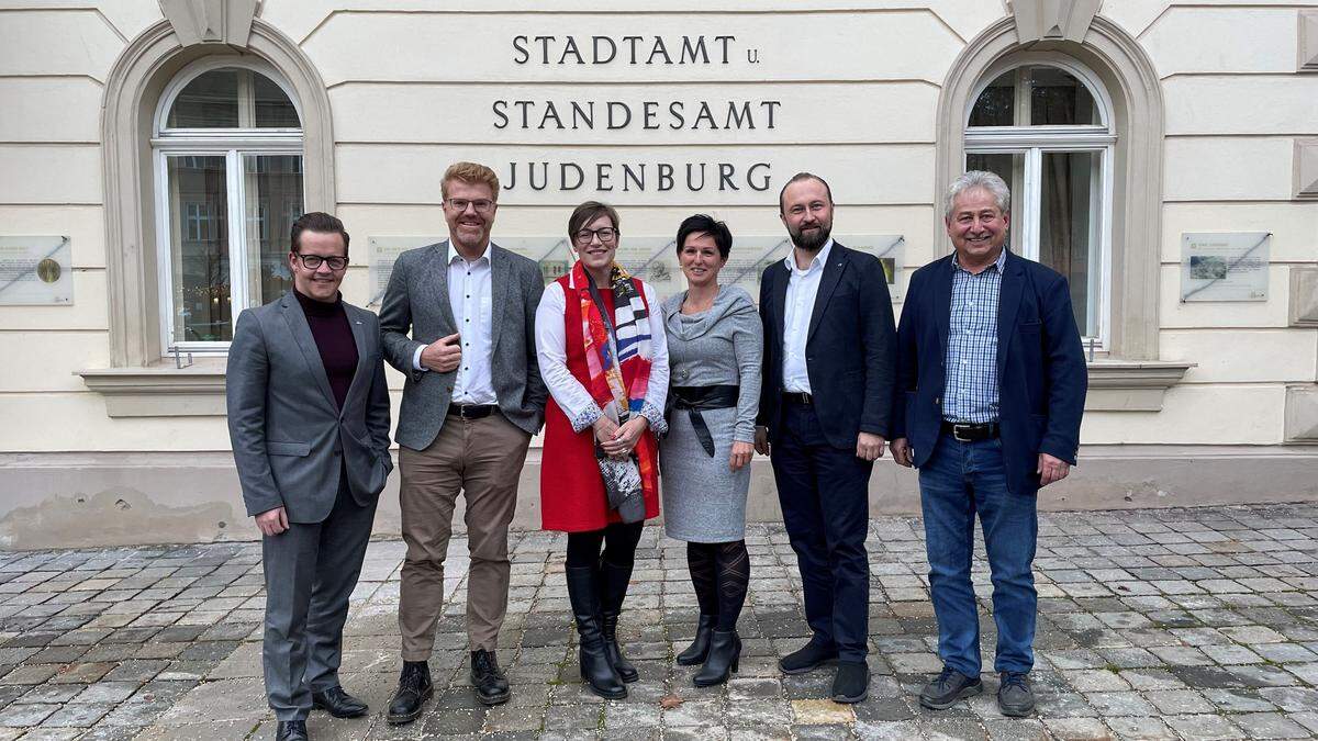 Gernot Esser, Harald Bergmann, Elke Florian, Regionalgeschäftsführerin Petra Weiß, Max Lercher und Herbert Grießer