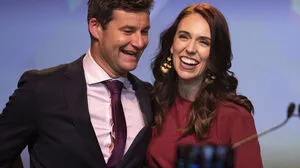 Mehr Zeit für die Familie: Jacinda Ardern mit ihrem langjährigen Partner Clarke Gayford