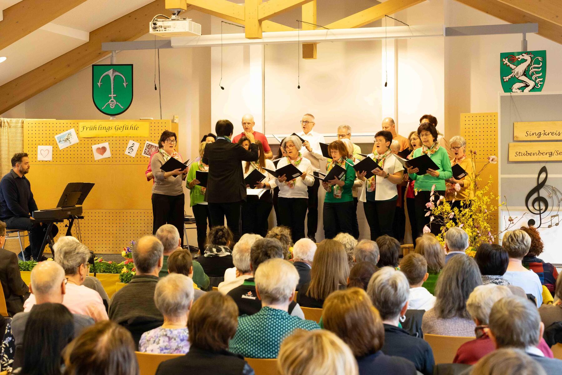Frühlingsgefühle und Ehrungen beim „Bunten Nachmittag“ in Stubenberg