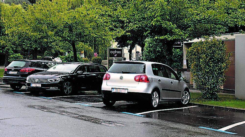FPÖ-Antrag zu Parkplätzen als Ladezone beim „Orpheo“ wurde nach einer langen Debatte abgesetzt