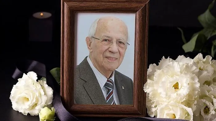 Siegfried J. Bauer war Träger des Österreichischen Ehrenzeichens für Wissenschaft und Kunst