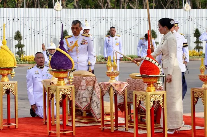 Die Zeremonie fand nach jahrhundertealtem Ritus im Großen Palast der Hauptstadt Bangkok statt.