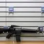 An AR-15 assult rifle sits on the shelf at ADCO Firearms in Sylvania, Ohio, Saturday 19 January 2013. Store owner Steve Thompson said he has seen a surge in gun sales at his store. The web site www.gunappreaciation.com is encouraging all Americans to go out and buy guns today. The web site was trying to reach 50 million Americans in support of gun ownership.
Foto: J.D. Pooley/Sipa USA/dapd