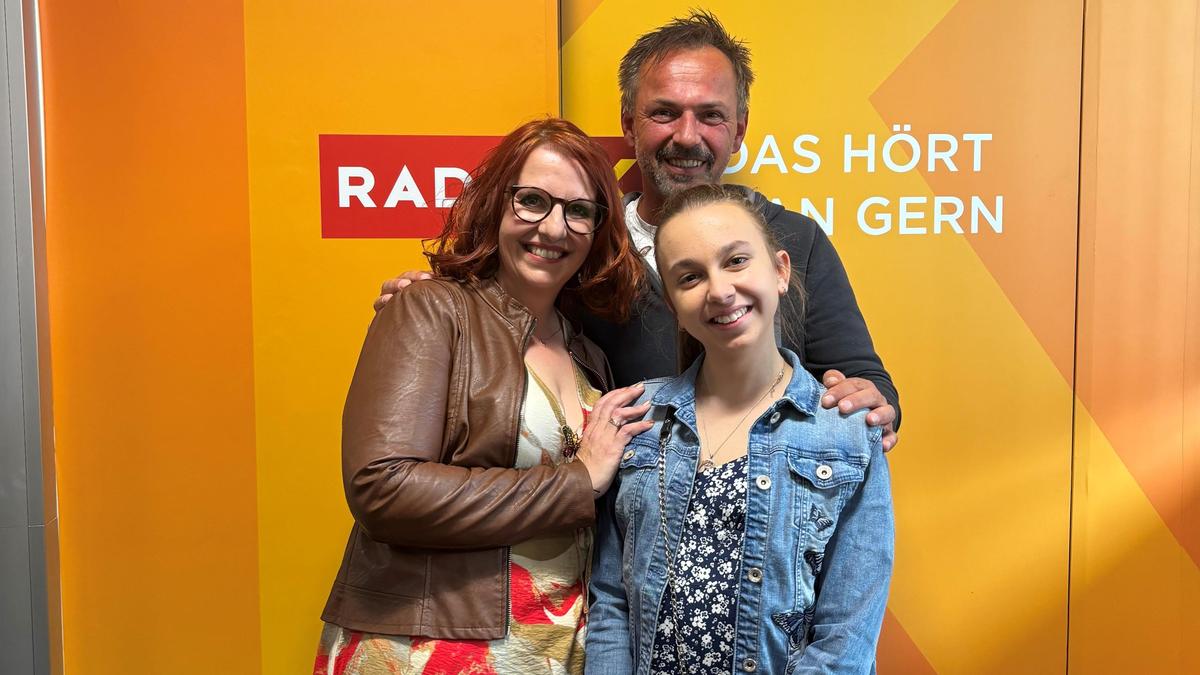 Maschid mit Tochter Emily und Radio Kärnten Moderator Rudi Oman