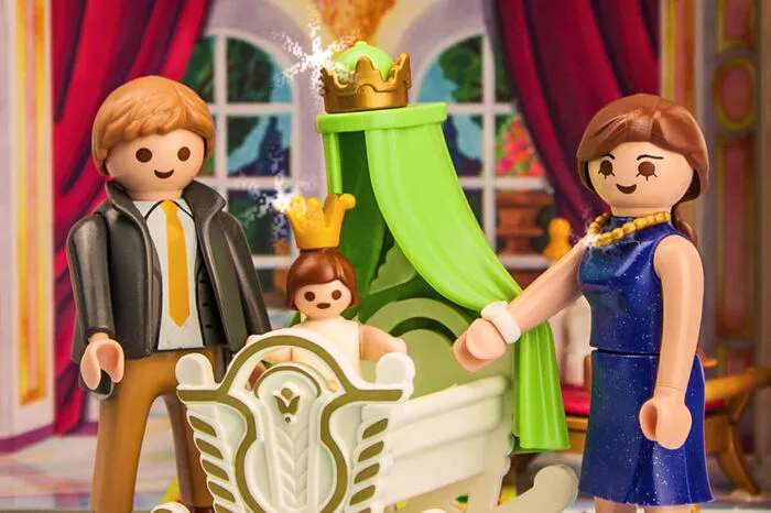 Auch das englische Königshaus ist als Spielzeug erhältlich: Kate und William sind hier mit ihrem Nachwuchs zu sehen.