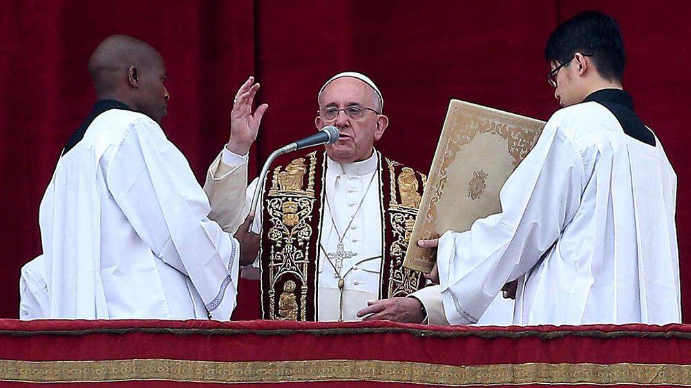 "Urbi et Orbi": Papst Franziskus am Balkon des Petersdoms 