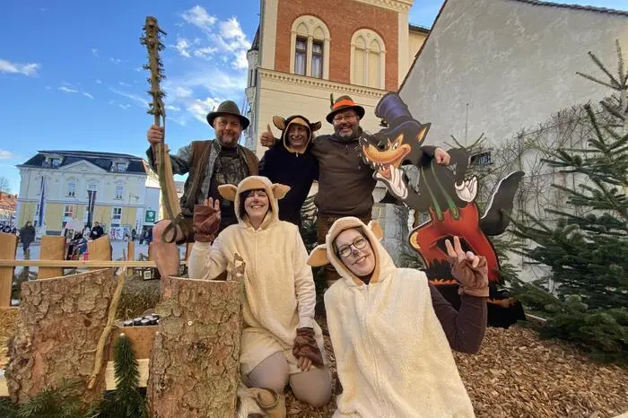 Der Sparverein Bauhof der Stadtgemeinde Feldbach verkleidet als „Jägermeister“ gewann den Preis für den besten Wagen.