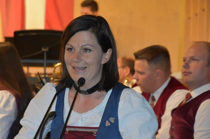 Obfrau Tanja Karner begrüßte die Besucherinnen und Besucher.