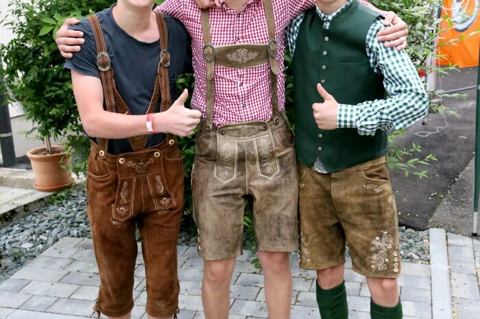 Und aus allen Himmelrichtungen hatten sich am Samstagabend die Besucher in die Festhalle Projern aufgemacht. 