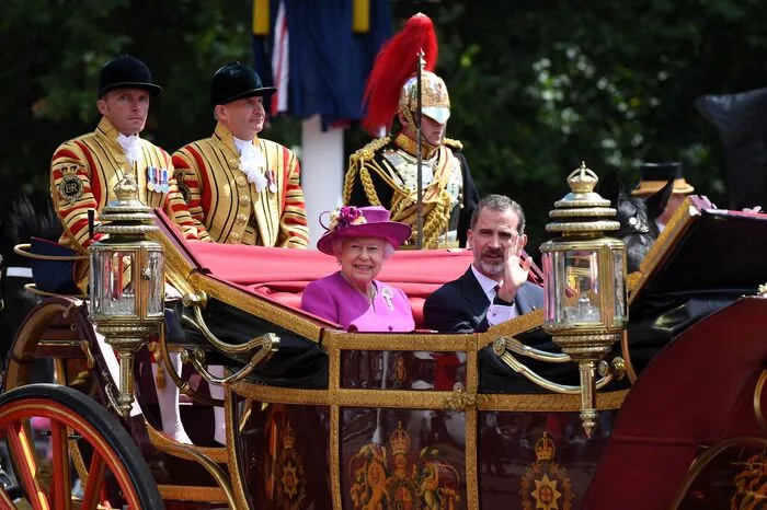Anschließend fuhren die Staatsoberhäupter gemeinsam in einer Kutsche in den Buckingham-Palast.