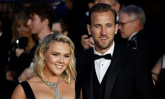 Auch Englands Fußball-Star Harry Kane ließ sich die Premiere nicht entgehen