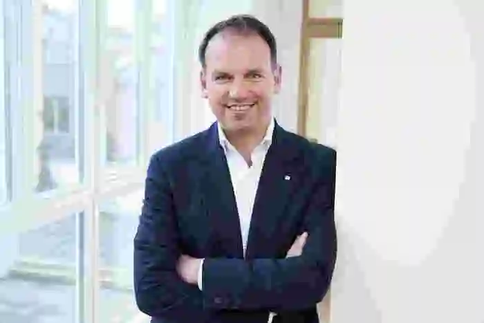 „Zahnlose Regelungen und Kann-Bestimmungen in Gesetzen sowie Lippenbekenntnisse bringen uns nicht weiter.“ Gustav Spener, Präsident der Kammer der Ziviltechniker­:innen