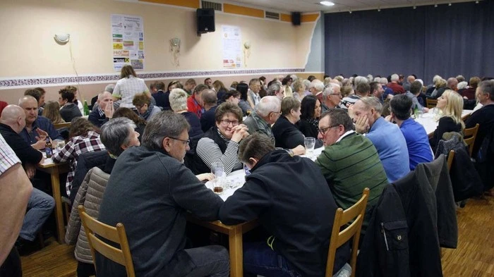 „G’steckt voll“ bis auf den letzten Sitzplatz war der Veranstaltungssaal im Gasthaus Spörk in Stein am letzten Feberwochenende.