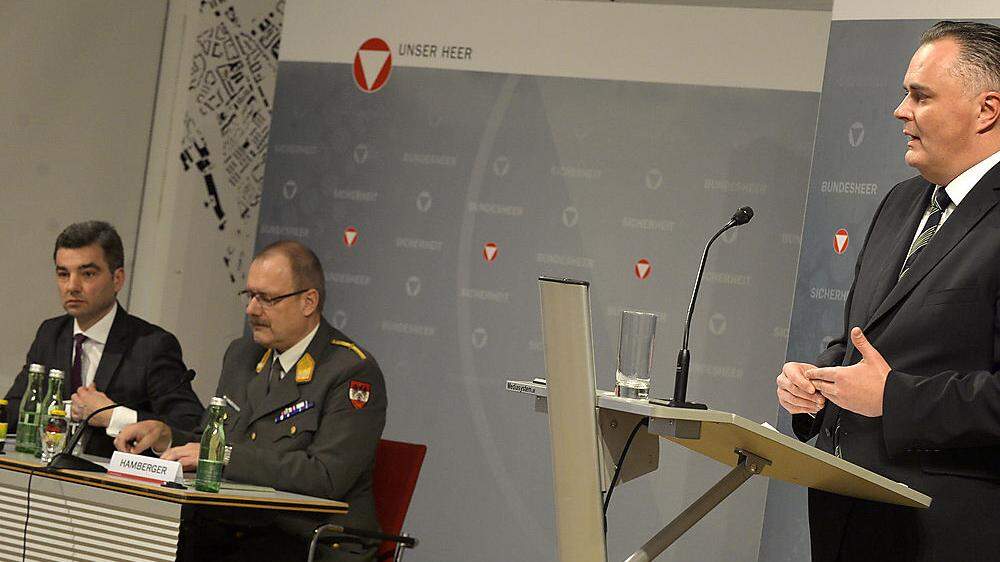 Beraten von Wolfgang Peschorn (links) brachte Hans-Peter Doskozil, damals Verteidigungsminister, die Klage gegen Eurofighter ein