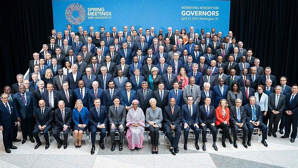 Das Gruppenfoto des Frühjahrstreffens von IWF und Weltbank in Washington