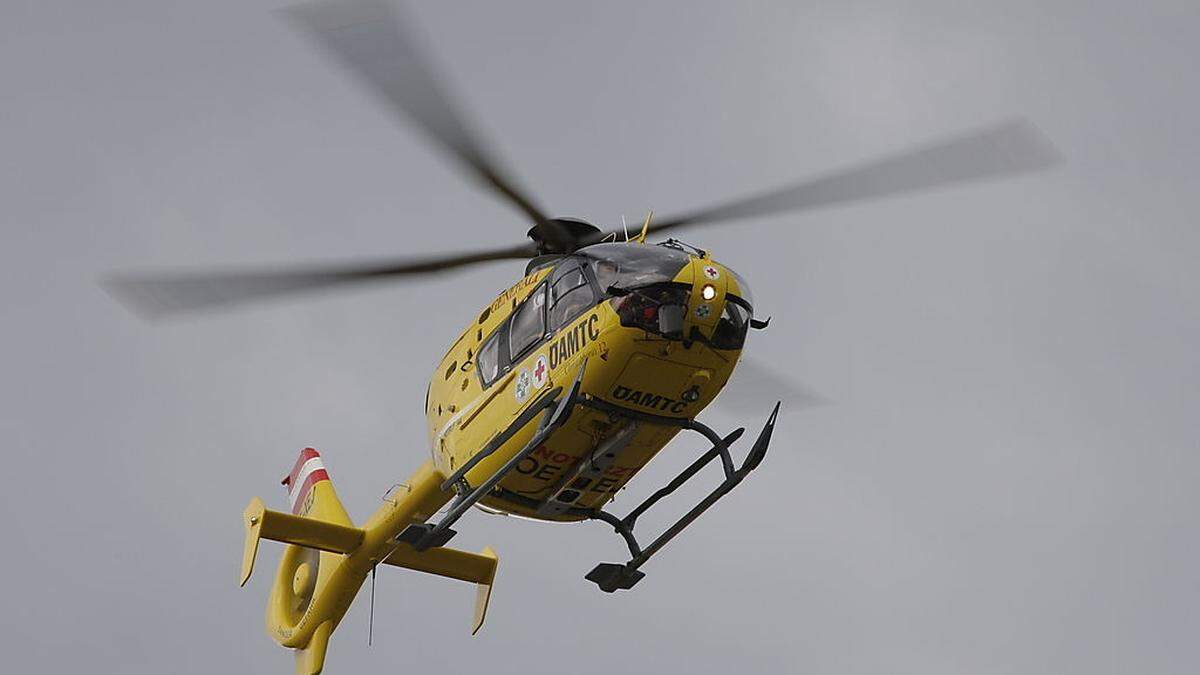 Der Notarzthubschrauber brachte den Verletzten ins Krankenhaus