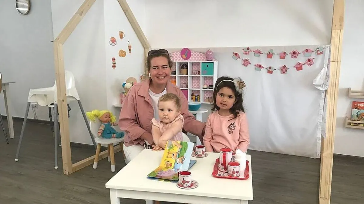 Olga Bulhac mit Alissa (4 Jahre) und Rada (21 Monate)