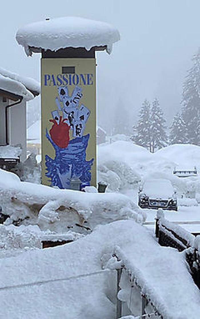 Dichter Schneefall in Cortina