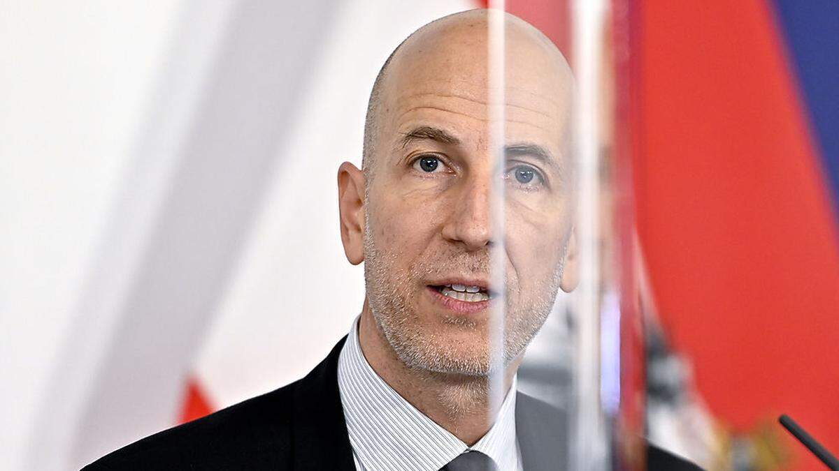 Der neue Minister Martin Kocher steigt gleich auf Platz 4 der &quot;Hitliste&quot; der Politiker ein