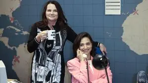 Amira Aly mit ihrer Mutter Mirjam Svetnik bei der Premiere von Serienkiller - Die True Crime Ausstellung in Köln