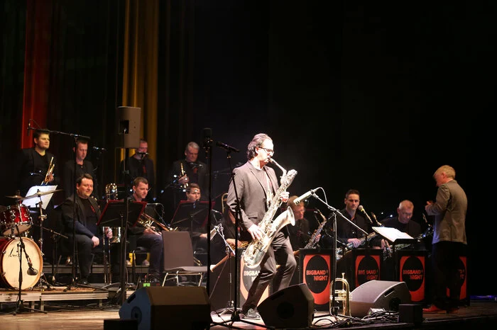Unter dem Motto „A tribute to Peter Herbolzheimer“ präsentierte die Big Band Weiz unter der Leitung von Christoph Pfeiffer Arrangements von Peter Herbolzheimer.