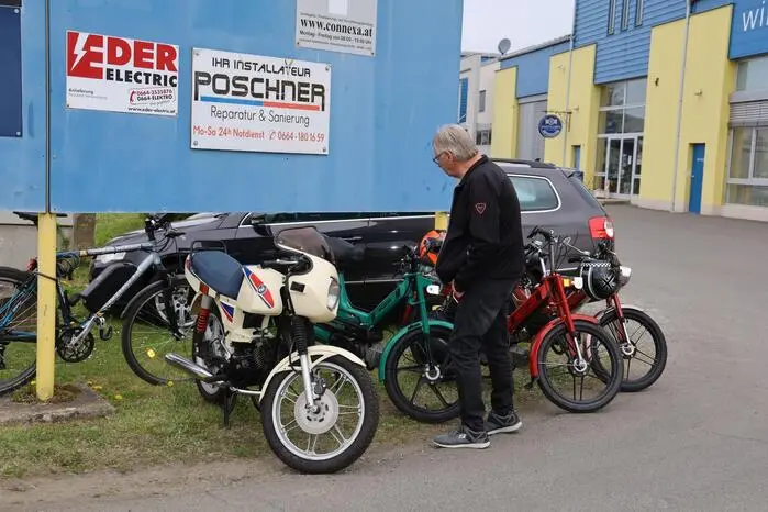 Am Start standen Autos mit PS-Zahlen von 30 bis 800, aber auch umgebaute Zweiradfahrzeuge, wie die legendären Puch-Maxis