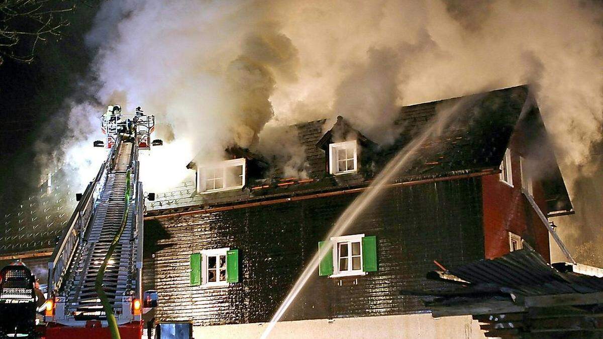 Über 100 Feuerwehrleute waren im Einsatz 