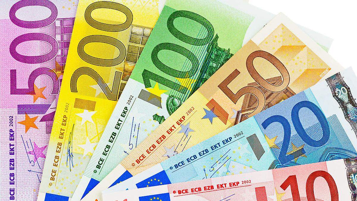 Insgesamt will sich die deutsche Finanzagentur in diesem Jahr das Rekordvolumen von mehr als 480 Milliarden Euro von Investoren leihen