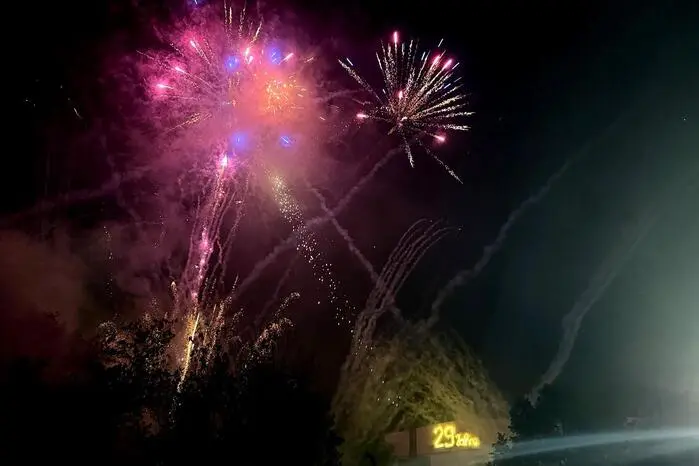 Der Abend – moderiert von Direktorin Melanie Franke – fand seinen Abschluss bei einem Feuerwerk über der Außenthermallandschaft und herzhaftem Mehlspeisen-Buffet.