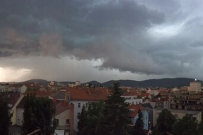 Düstere Stimmung über Graz - dieses Foto hat uns David Ortner via Instagram geschickt.