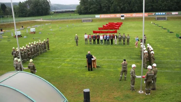 Eröffnung und Flaggenparade