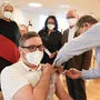 Ärzte, Pfleger und Bewohner von Seniorenheimen gehören zu den Ersten, die geimpft werden