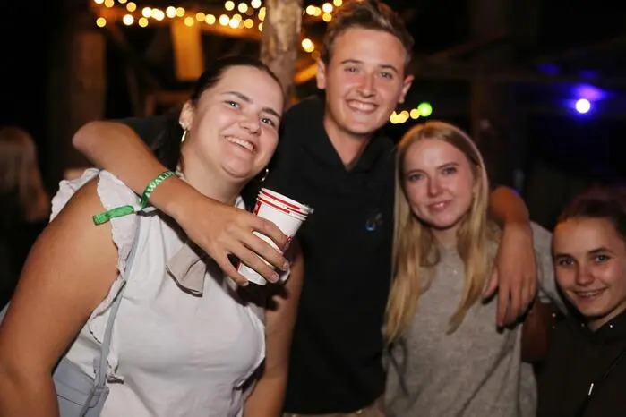 In der Walddisco übernahm ein DJ den Takt. Raith und Hafenthaler dankten Franz Reisinger vom Gasthaus Reisinger für das Waldgrundstück, der Gemeinde Fladnitz, dem Bauunternehmen Pierer für Maschinen sowie den weiteren unterstützenden Betrieben. 