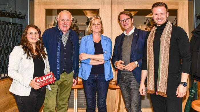 Am Podium standen Ferdinand Roth, Gerlinde Wiesenhofer, Markus Martschitsch und Jürgen Rindler, um über die Hartberger Innenstadt und ihre Zukunft zu diskutieren.