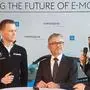 BMw-Pilot Maximilian Günther, voestalpine-Chef Herbert Eibensteiner, Konzernsprecher Peter Felsbach (von links)