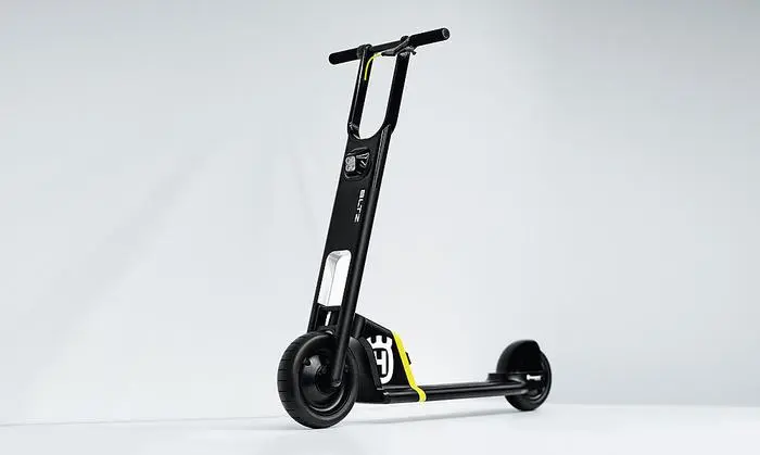 Der Kickscooter Husqvarna BLTZ