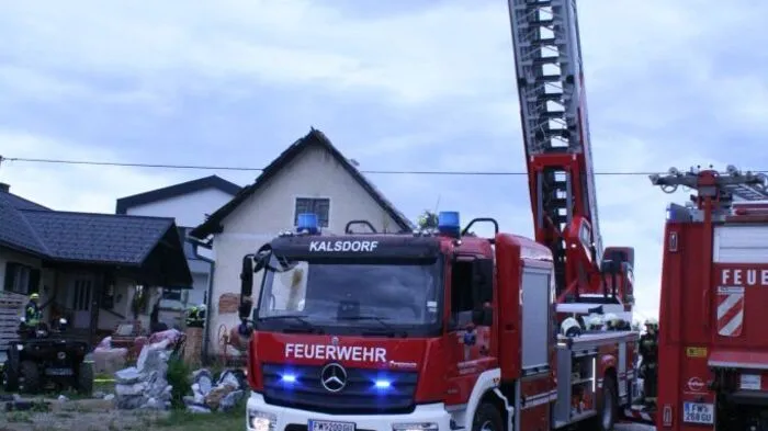 Bei Quad-Reparatur kam es in Hitzendorf zum Brand, den die Feuerwehren rasch in Griff bekamen. Klicken Sie sich durch die Bilder.