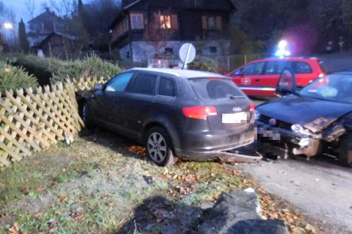 Erst ein Achsenbruch am eigenen Fahrzeug konnte den Unfalllenker schließlich stoppen.