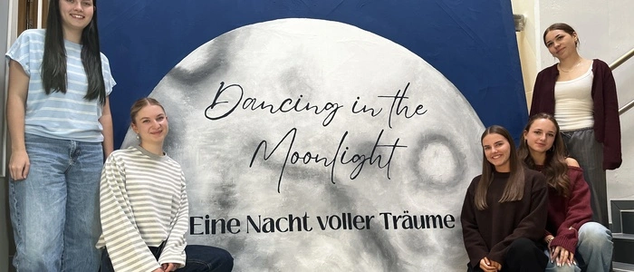 Das Ballkomitee im Borg Birkfeld: Katharina Dissauer, Julia Jaklin, Lea Ilzer-Wachmann, Marie Lembacher und Hanna Übeleis