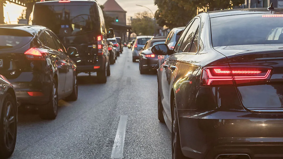 Konkret wird die Pendlerpauschale um 50 Prozent erhöht und der Pendlereuro vervierfacht