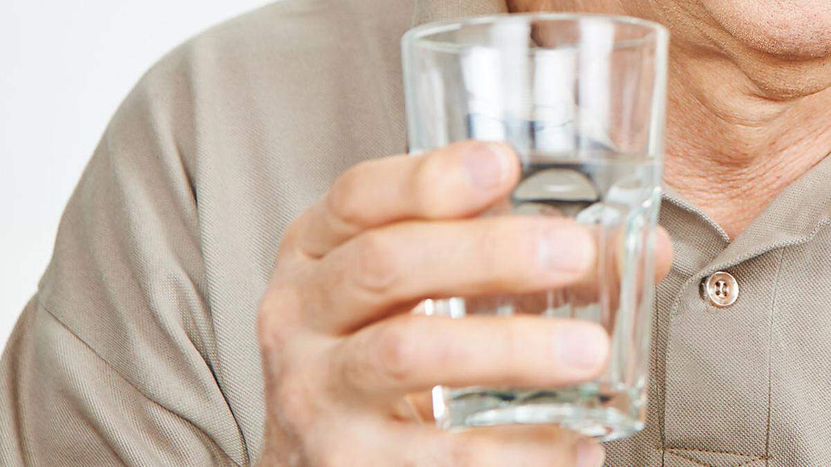 Das Diebspärchen hatte um ein Glas Wasser gebeten