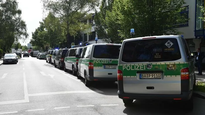 Die Polizistin (26) wurde am Kopf getroffen und erlitt lebensgefährliche Verletzungen.
