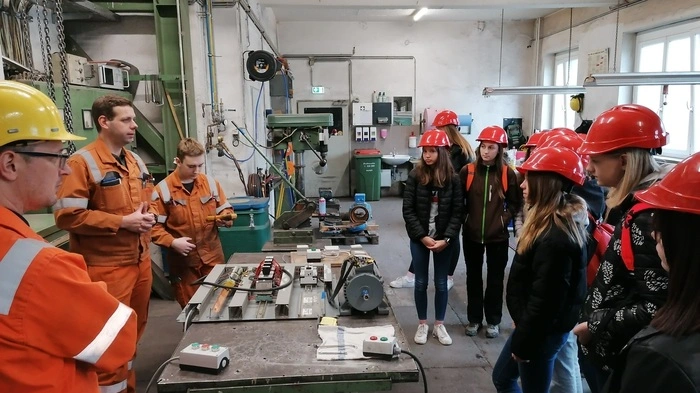 Nachdem der Girls Day coronabedingt die vergangenen zwei Jahre online stattgefunden hat, war es heuer am 28. April wieder möglich, den Aktionstag für Mädchen vor Ort in den Unternehmen durchzuführen.